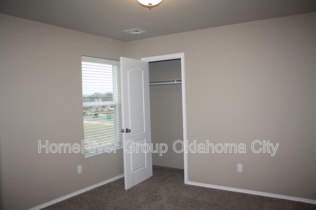 Building Photo - 13121 Beekman Dr