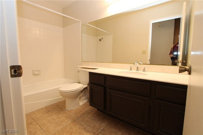 Building Photo - 6605 Vicuna Dr
