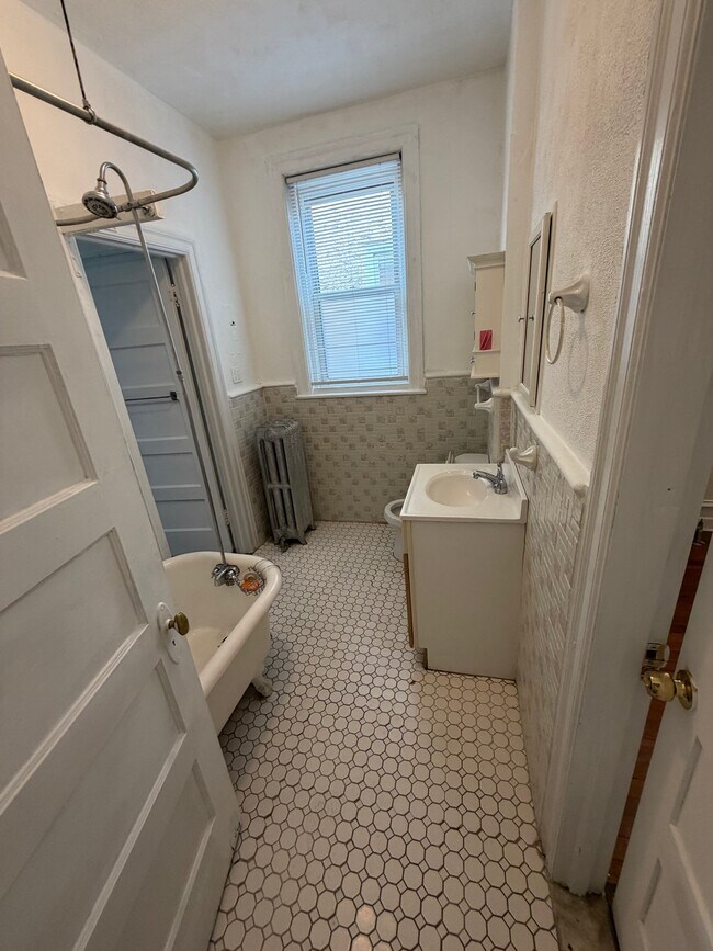 Building Photo - 5933 Carpenter St