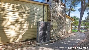 Building Photo - 1049 Ivy Ln