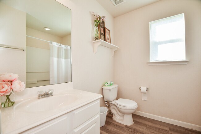 Building Photo - 2810 Powell Springs Ct