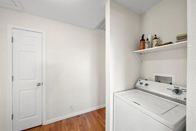 Building Photo - 622 E 27th St