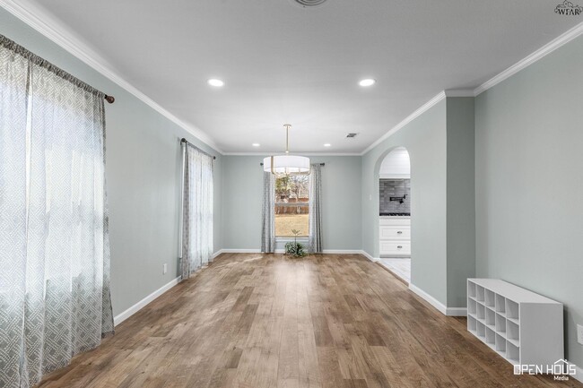 Building Photo - 3512 Juniper Ln