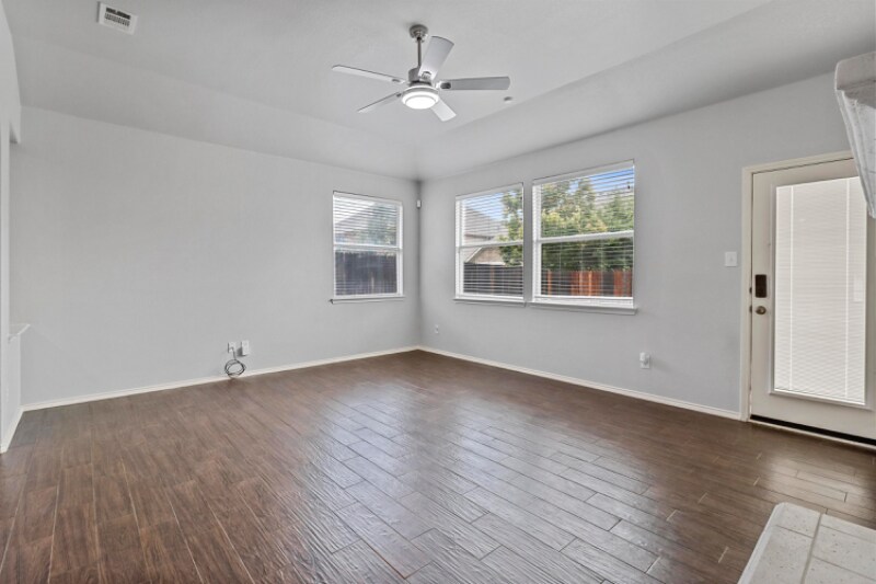 Building Photo - 5209 Memorial Dr