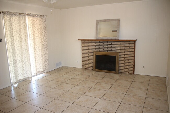 Building Photo - 3508 Piermont Dr NE