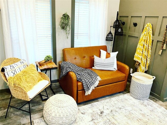 Building Photo - 22700 Rocking A Trail