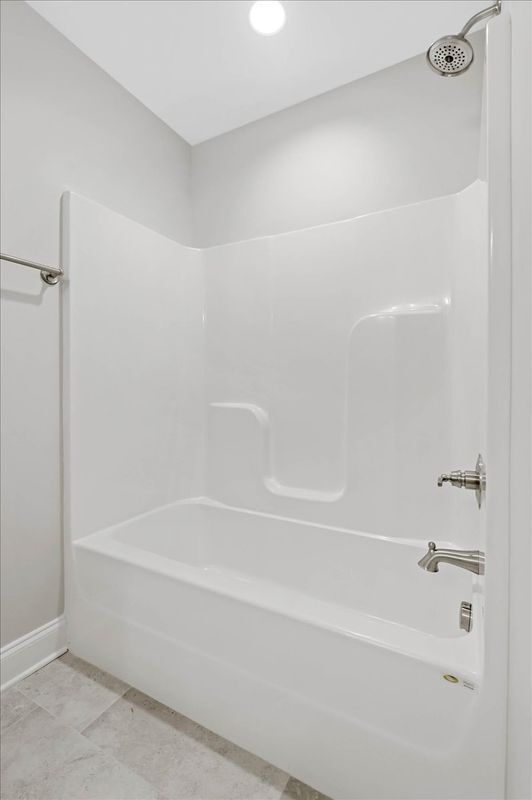 Building Photo - 1826 Oakvale Dr