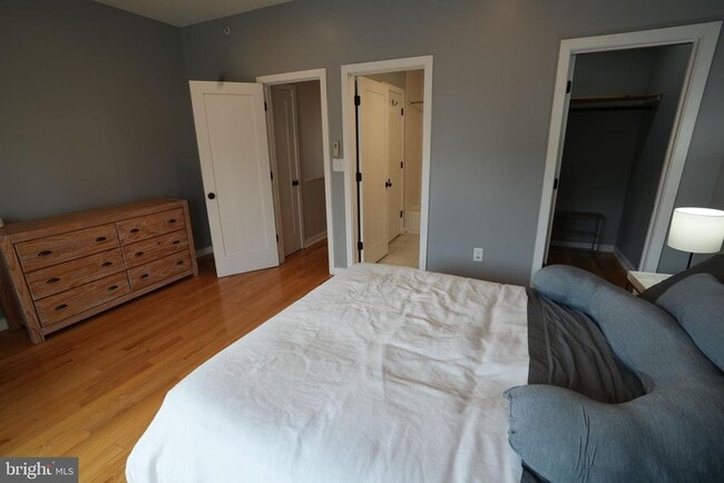 Building Photo - 341 Cantrell St