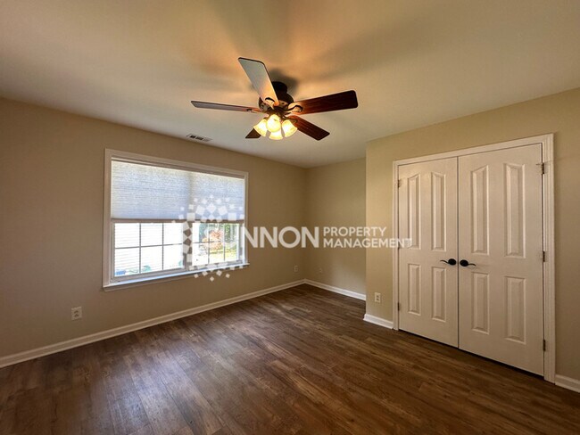 Building Photo - 4 Bedroom Home Near Birkdale Village