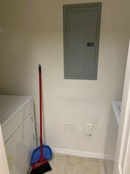 Building Photo - 549 SE Prescott Pl