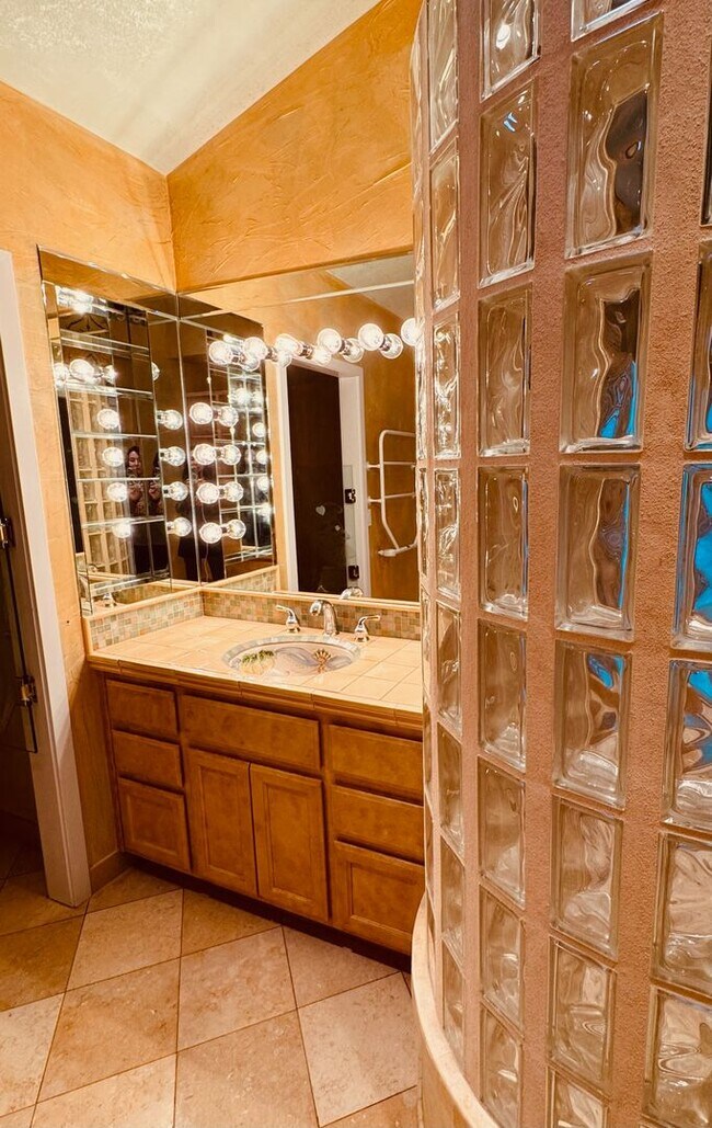 Building Photo - HUGE Custom-Designed Dream Home bordering Indian Meadows Preserve!