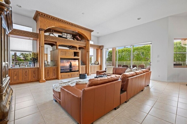 Building Photo - 11727 Paradise Cove Ln