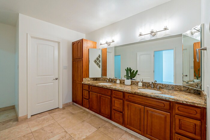 Building Photo - 5201 N 18th Pl