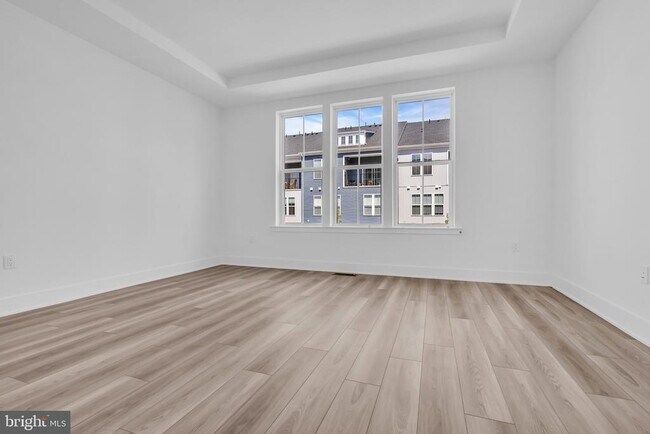 Building Photo - 8102 Donatello Dr