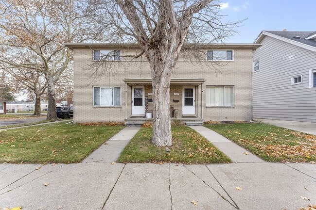 Primary Photo - 1505/1509 Electric Ave. - 1509