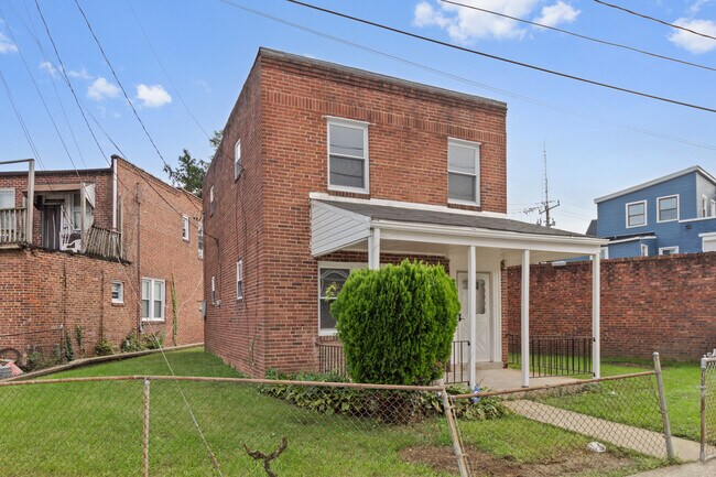 Building Photo - 2915 Oakford Ave