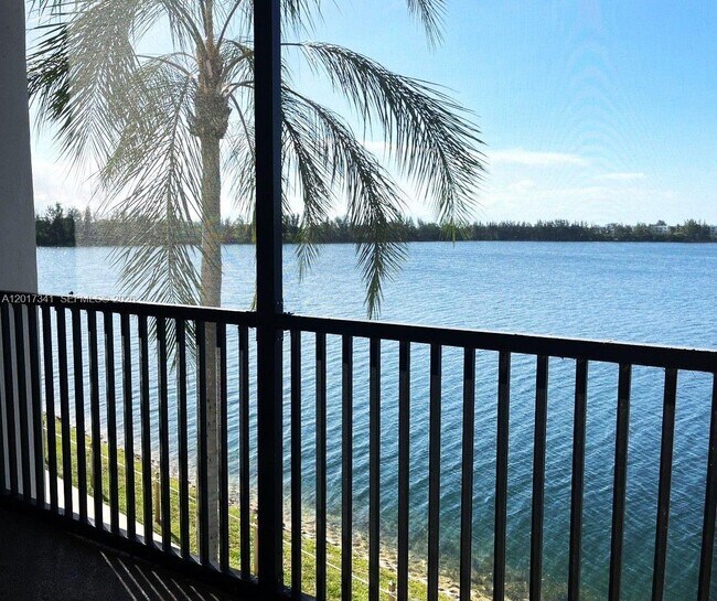 Building Photo - 117 Lake Emerald Dr