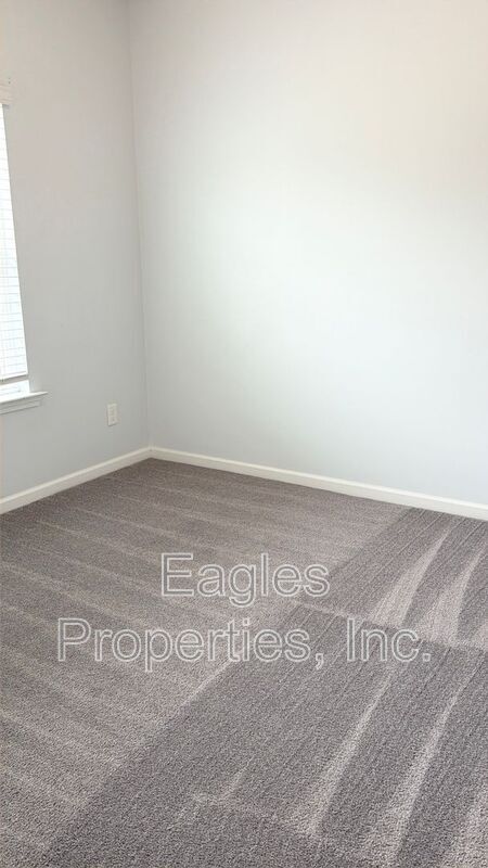 Building Photo - 207 Timberline Oak Dr