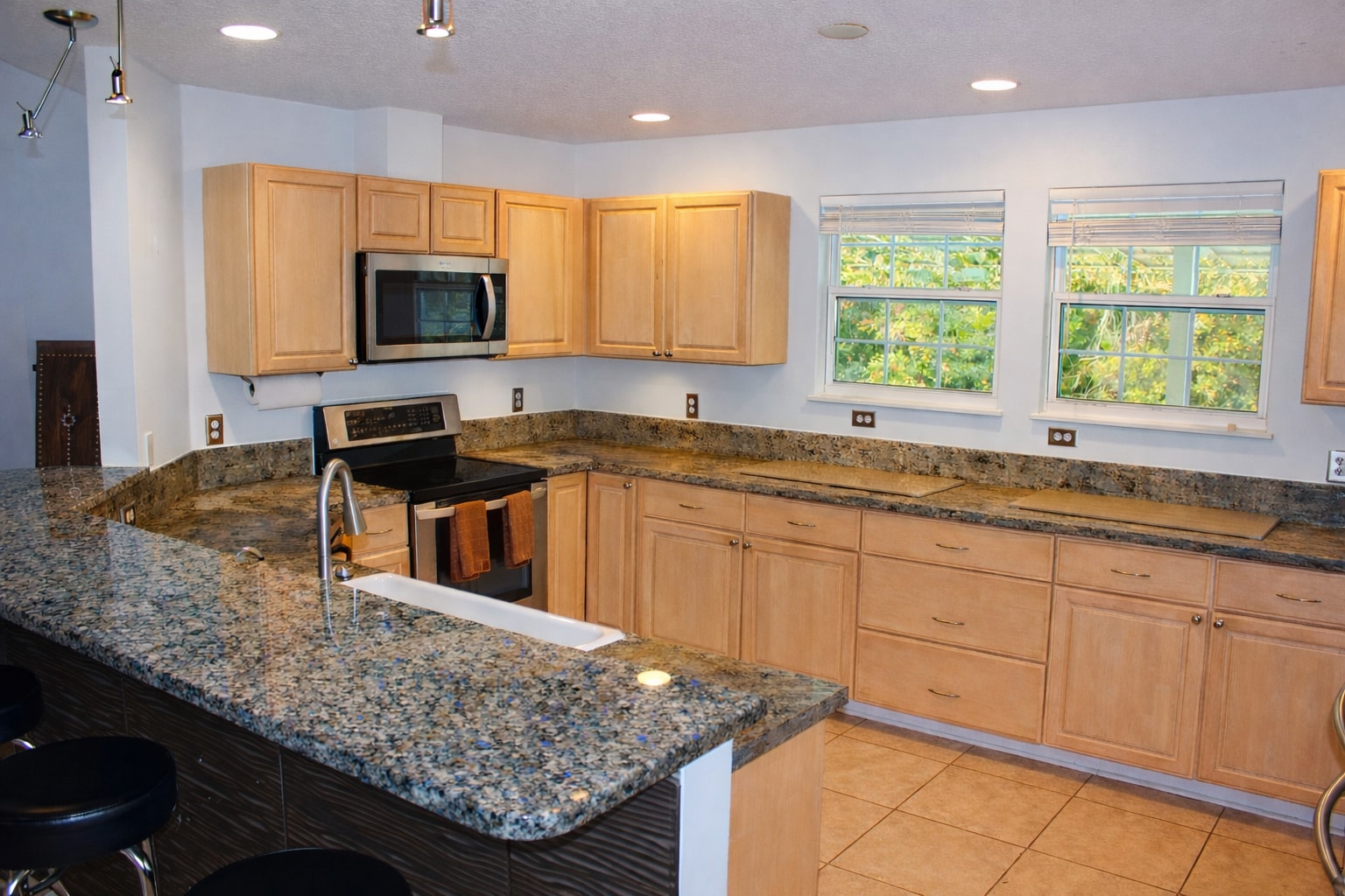 Building Photo - 524 N Wilderness Trl