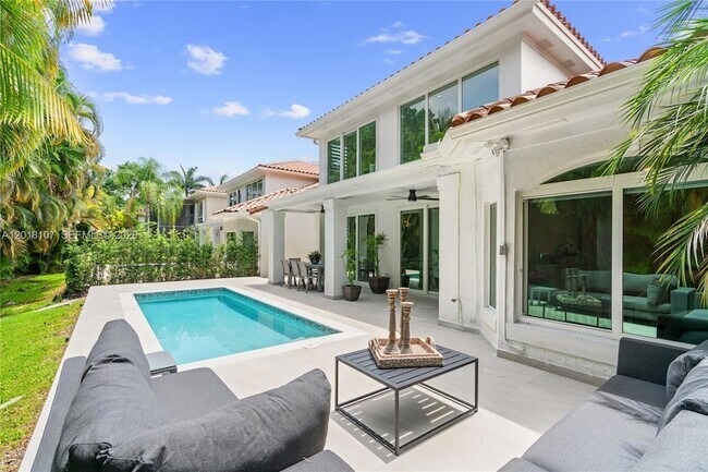 Building Photo - 4621 NW 93rd Doral Ct