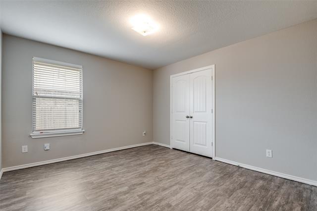 Building Photo - 519 Long Prairie Dr