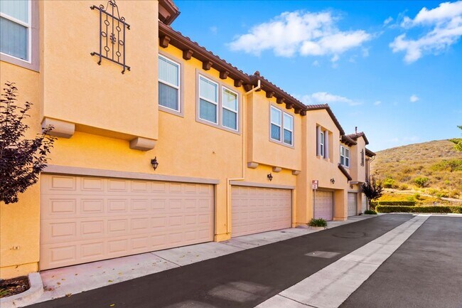 Building Photo - $3,299 - 2 Bed / 2 Bath Stunning Corner Un...