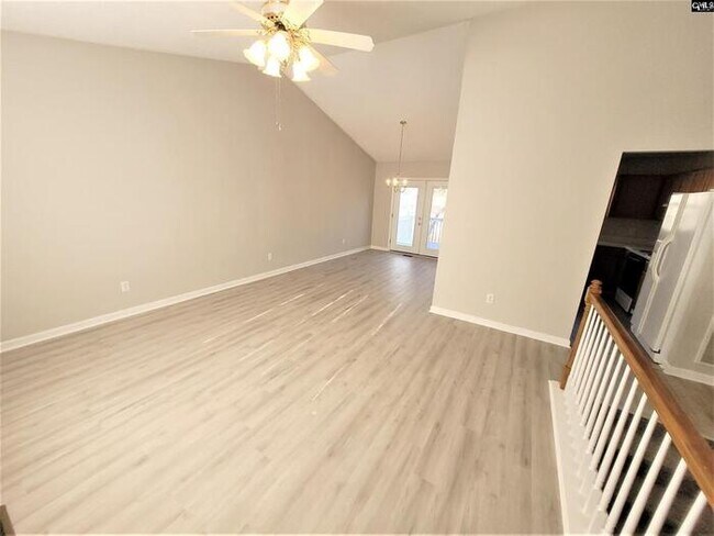 Building Photo - 252 Cherry Grove Dr