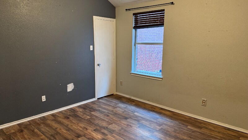 Building Photo - 1988 Helmoken Falls Dr