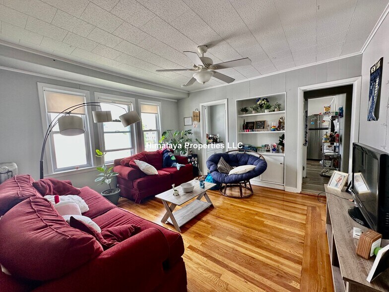 Building Photo - 60 Buzzells Ln