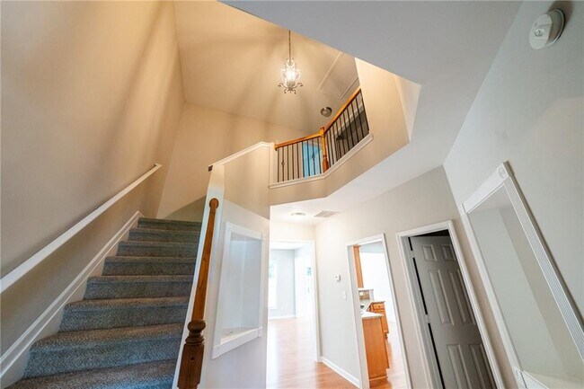Building Photo - 4995 Berkeley Oak Dr
