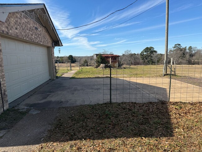 Building Photo - 4 Bedroom Home in Longview ISD