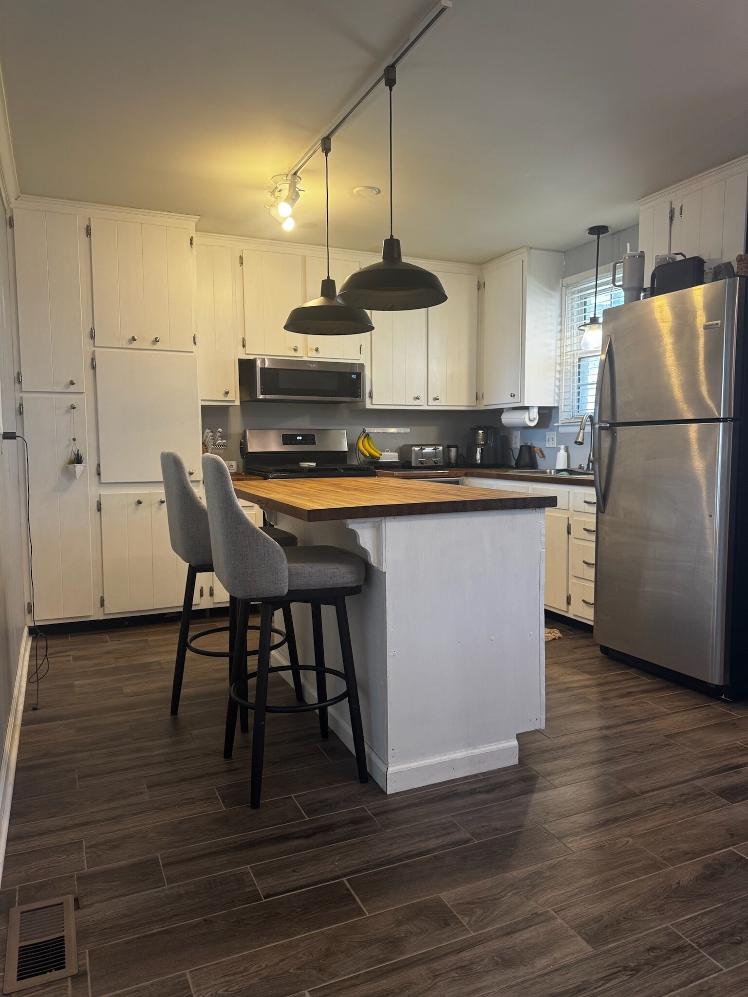 Kitchen - 5128 Brucewood Dr