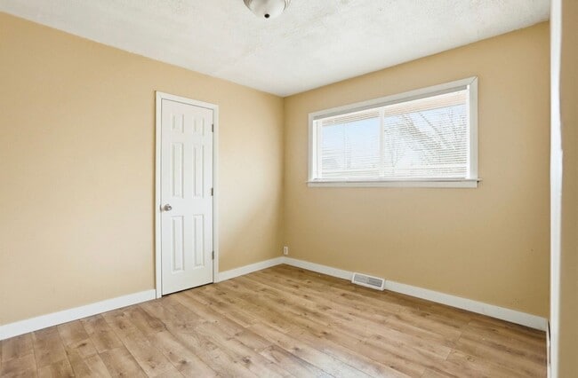 Building Photo - Freshly Renovated 3-Bedroom Home – Move-In Ready with Modern Updates!