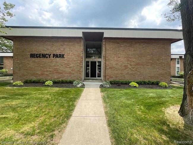 Building Photo - 4200 Rochester Rd