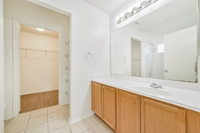 Building Photo - 33318 Cottonwood Bend