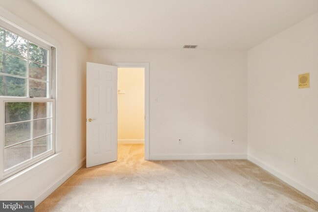 Building Photo - 2527 Hunter Mill Rd