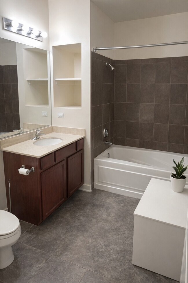 Building Photo - 3963 W Belmont Ave