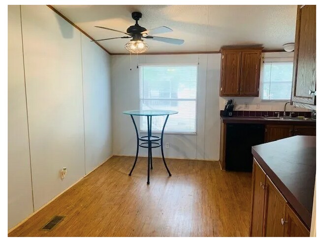 Building Photo - 1712 Bison Dr