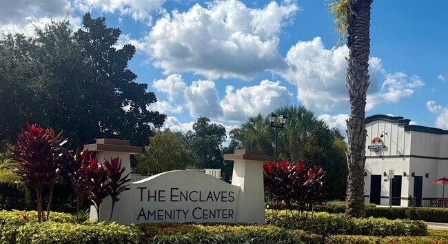 Building Photo - 803 Longboat Dr