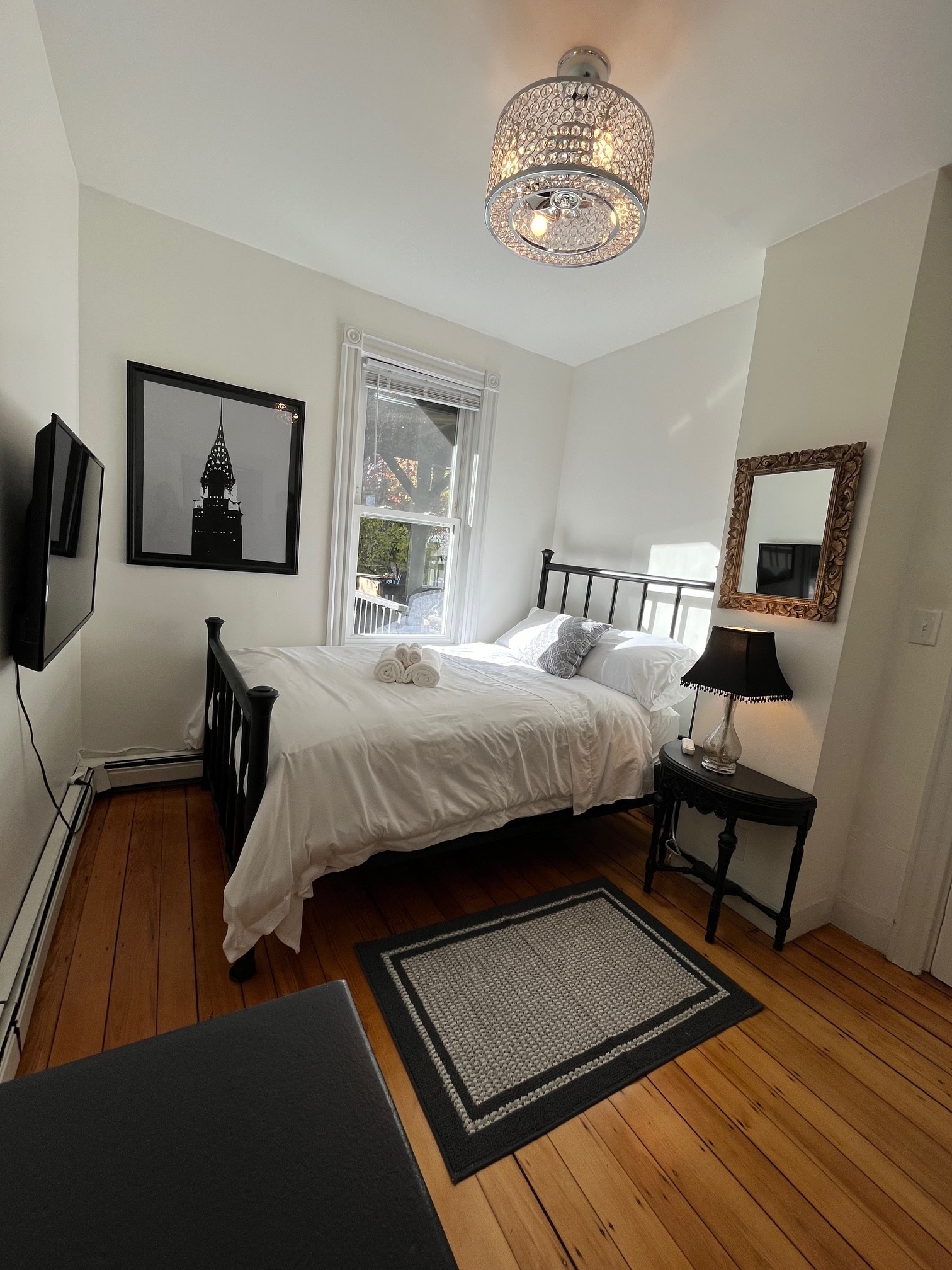 Smart TV, usb - 334 Hurley St