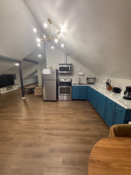 Building Photo - 1221 N Dearborn St