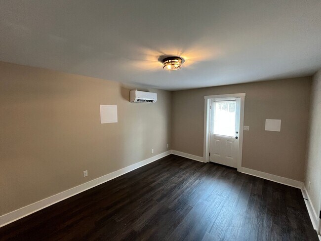 Building Photo - 1775 Ralee Dr