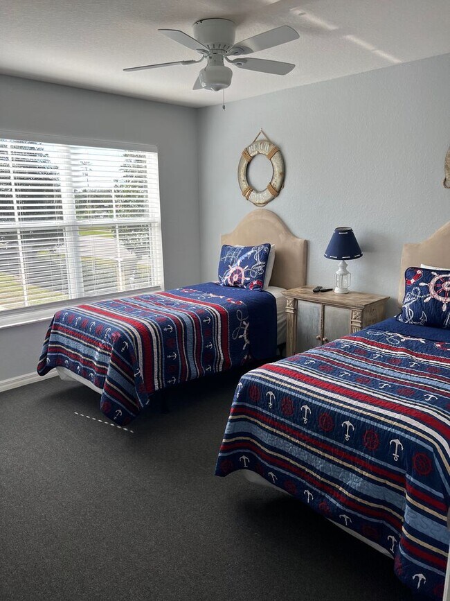 Building Photo - 2280 San Vital Dr