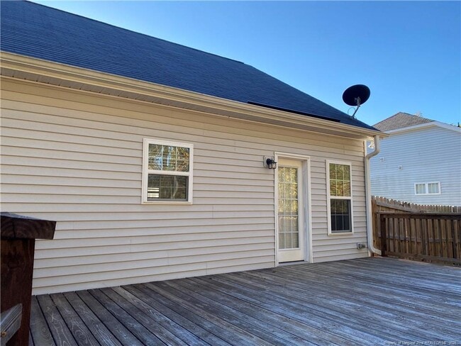 Building Photo - 249 English Oak Dr