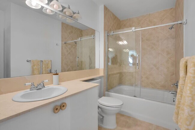 Building Photo - 806 E Windward Way