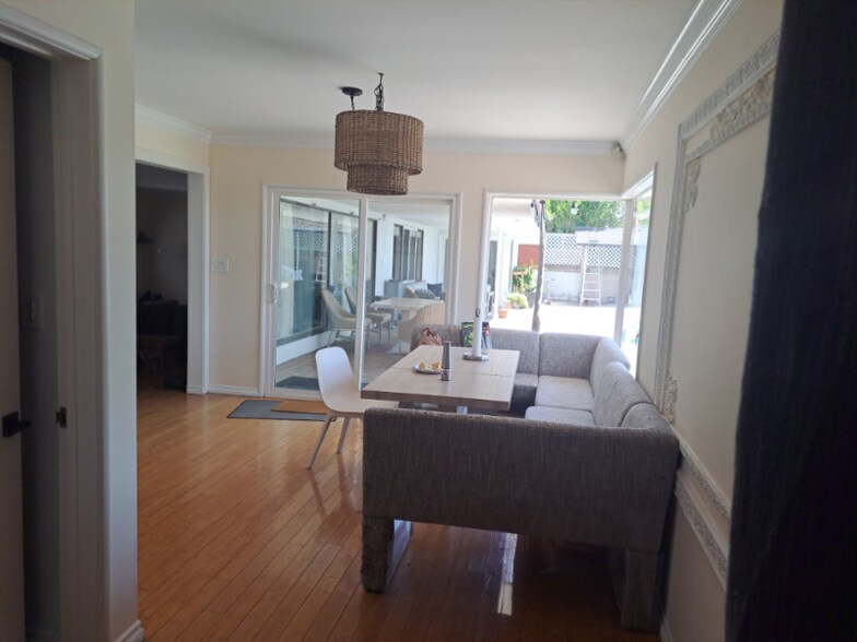 Building Photo - 1624 Glenmont Dr