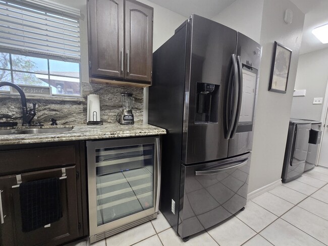 Building Photo - 9819 Sweetwind Dr