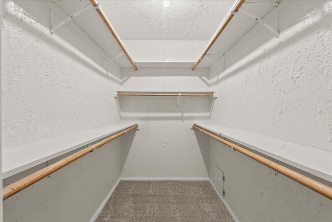 Building Photo - 430 Redway Ln