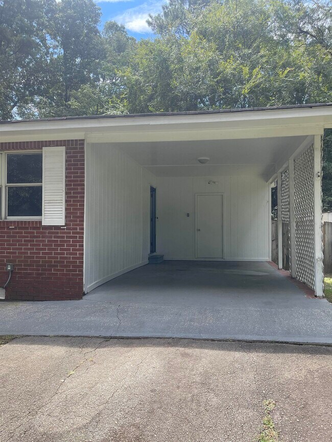 Building Photo - 44 Armstead Dr