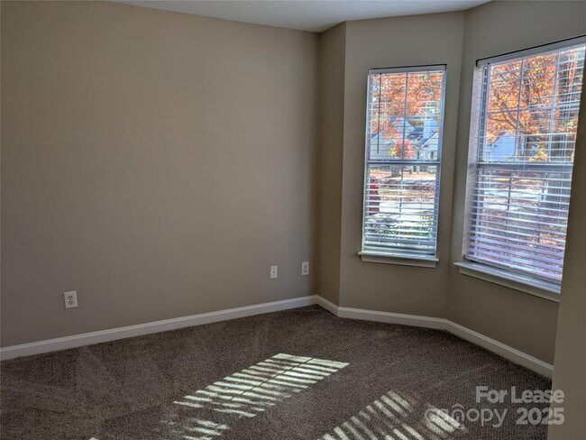 Building Photo - 329 Cedarcroft Dr